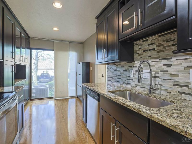 9864 Timbers Drive, Blue Ash, OH 45242 Photo 7