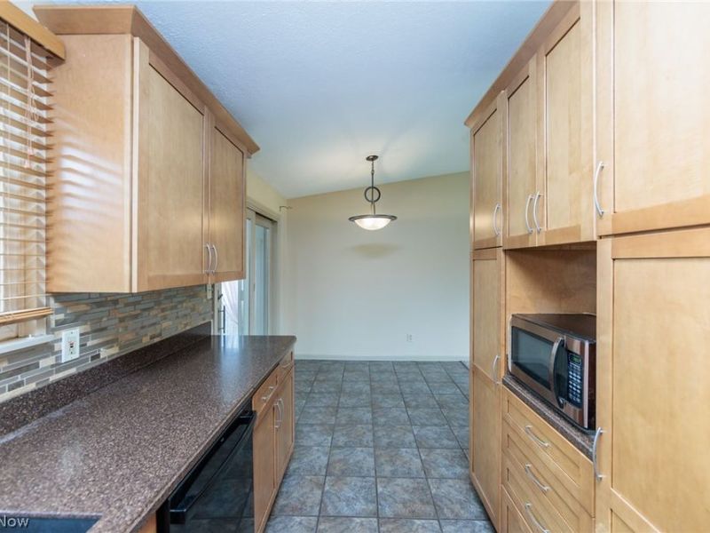 13515 Heatherwood Drive, Brook Park, OH 44142 Photo 15