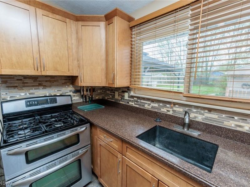 13515 Heatherwood Drive, Brook Park, OH 44142 Photo 16