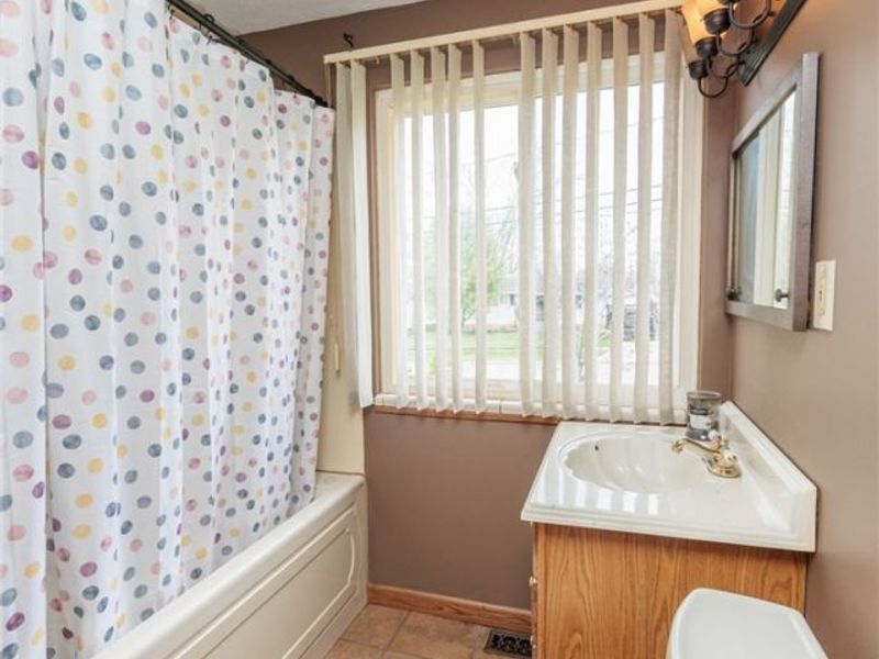 13515 Heatherwood Drive, Brook Park, OH 44142 Photo 27