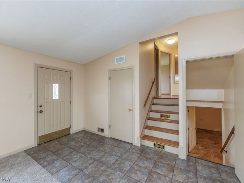 13515 Heatherwood Drive, Brook Park, OH 44142 Photo 4