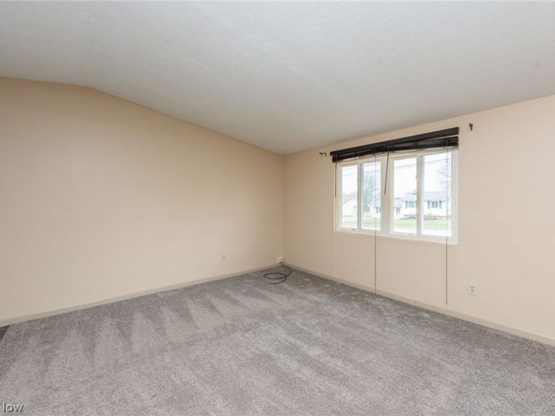 13515 Heatherwood Drive, Brook Park, OH 44142 Photo 6