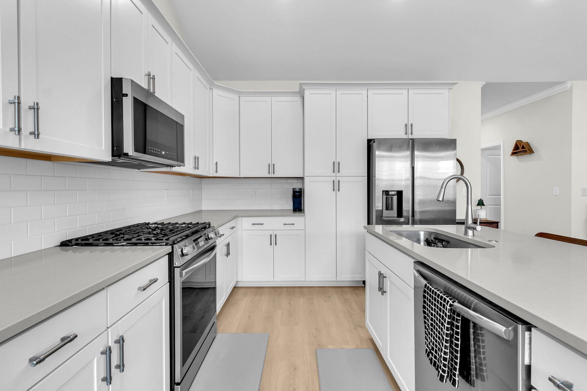 506 Eagleview Drive Photo 7