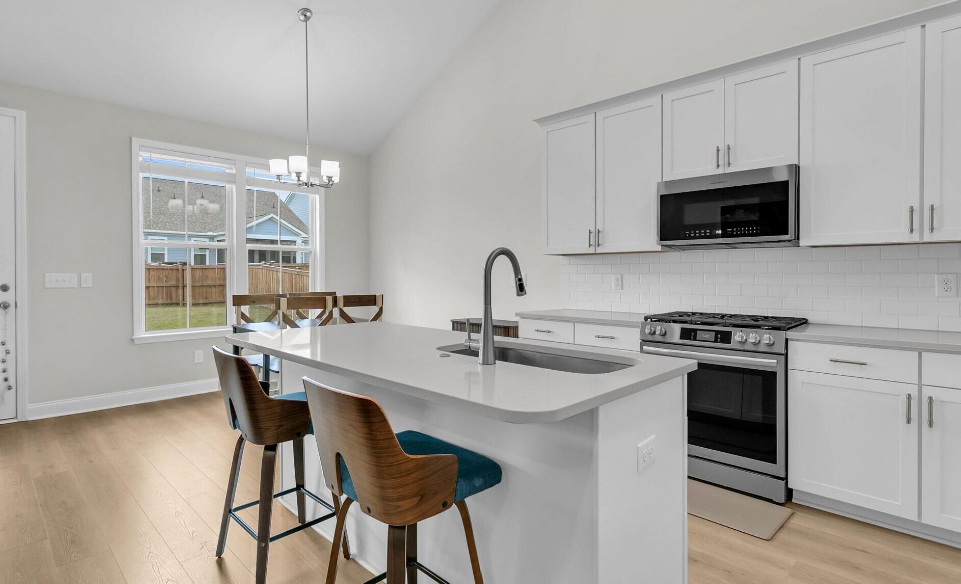 506 Eagleview Drive Photo 8