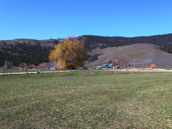 18 Cluzen Road, Lonepine, MT 59848