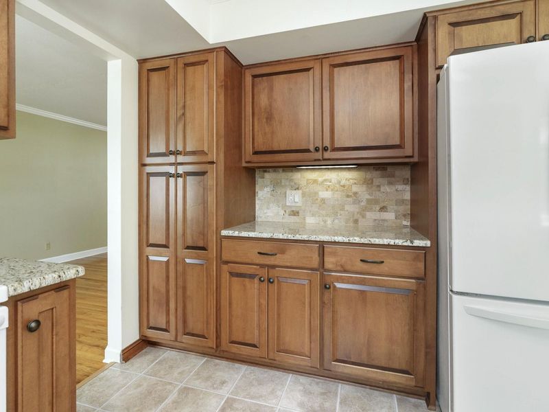 4818 Larwell Drive, Columbus, OH 43220 Photo 14