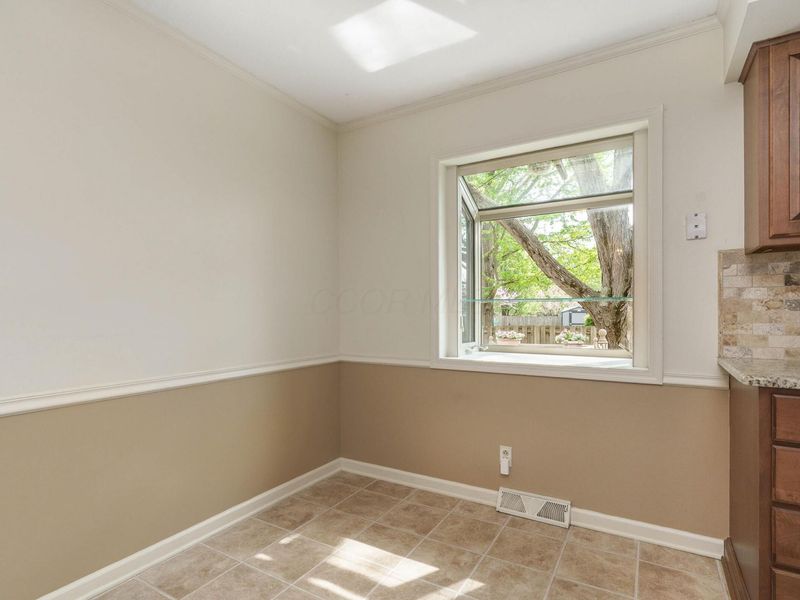 4818 Larwell Drive, Columbus, OH 43220 Photo 16