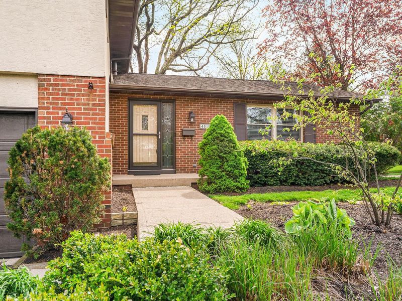 4818 Larwell Drive, Columbus, OH 43220 Photo 2