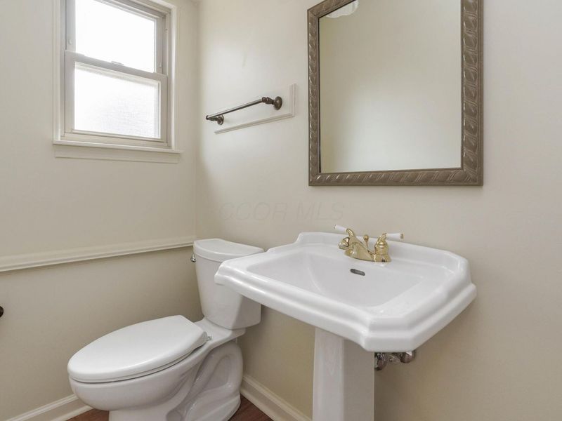 4818 Larwell Drive, Columbus, OH 43220 Photo 37