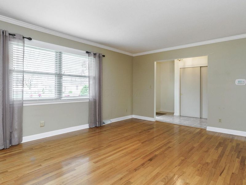 4818 Larwell Drive, Columbus, OH 43220 Photo 7