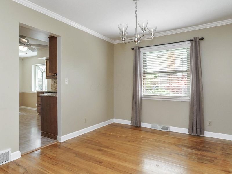 4818 Larwell Drive, Columbus, OH 43220 Photo 9