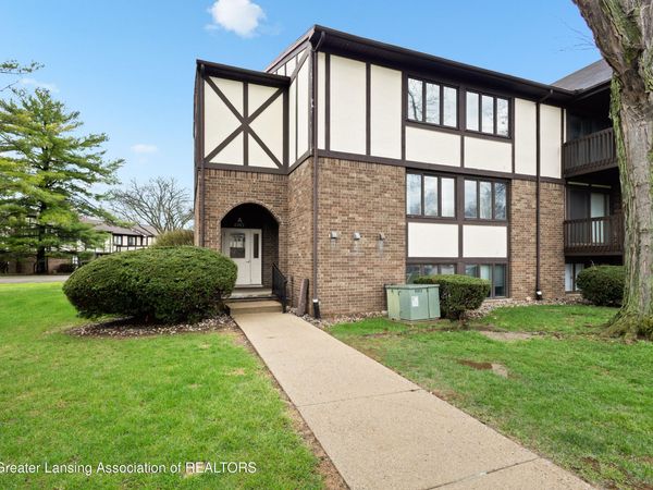6165 E Innkeepers Court, East Lansing, MI 48823