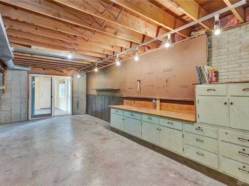 5490 S Dayton-Brandt, New Carlisle, OH 45344 Photo 27