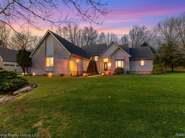 7805 Partridge Hill Drive, Hamburg Twp, MI 48116