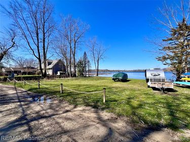 11280 Patterson Lake Dr Drive, Putnam Twp, MI 48169