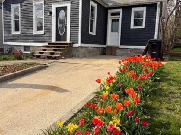 604 E Market Street, Bloomington, IL 61701