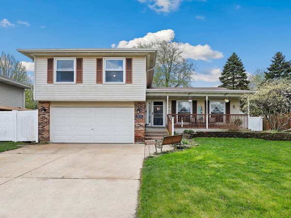 20157 S Pine Hill Road, Frankfort, IL 60423