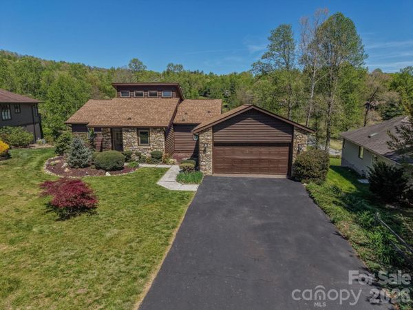 3104 Cove Loop Road, Hendersonville, NC 28739
