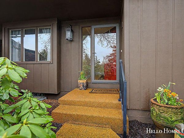 5980 Parview Drive SE, Grand Rapids, MI 49546