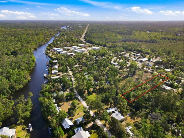 1320 NE Cedar Street, Steinhatchee, FL