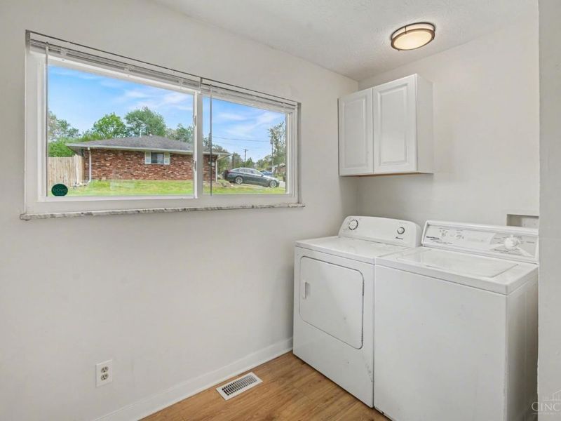 2422 Bluelark Drive, Cincinnati, OH 45231 Photo 14