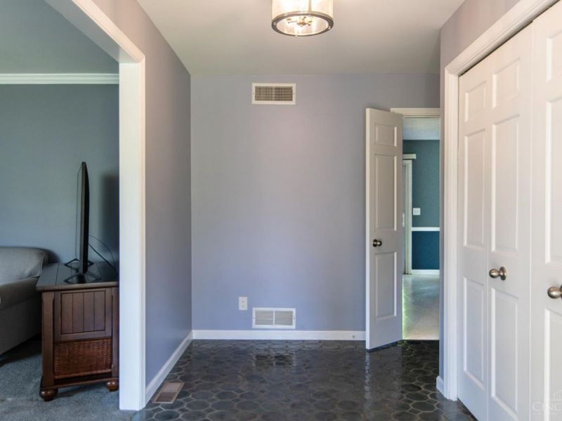 8642 Pastoral Lane, Anderson Twp, OH 45244 Photo 3