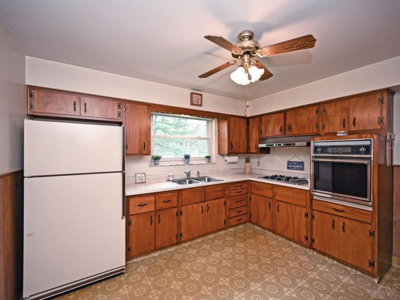 3457 Nandale Drive, Cincinnati, OH 45239 Photo 9