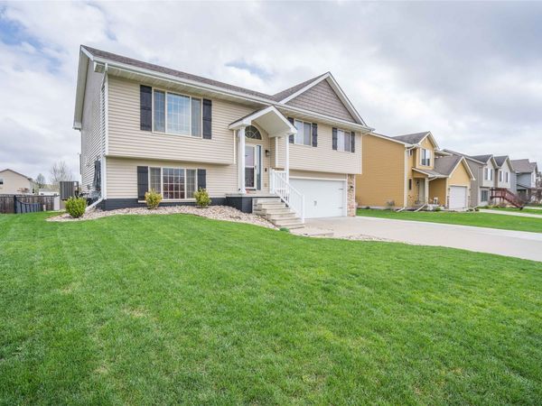 303 Filmore Avenue SE, Bondurant, IA 50035