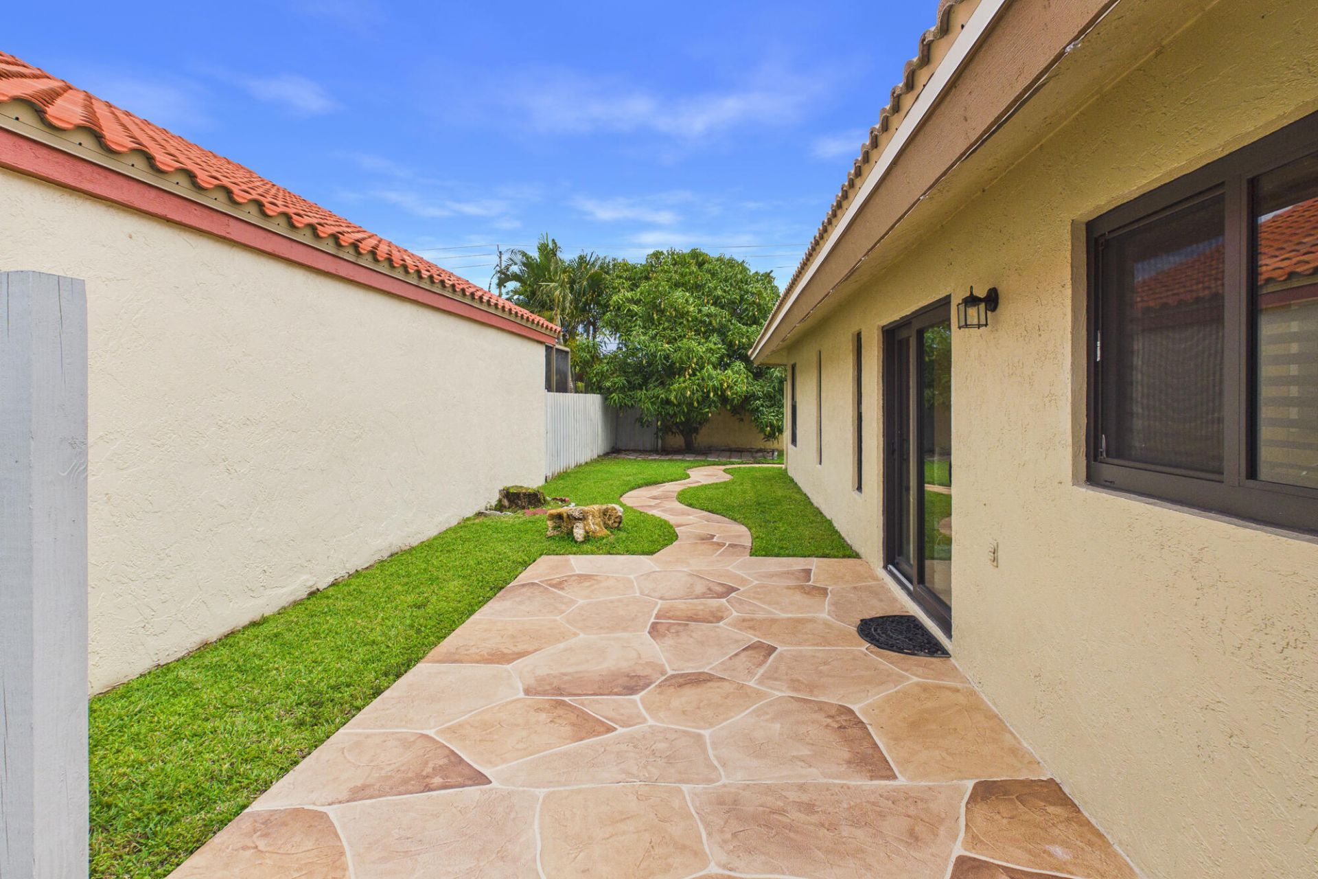 169 Executive Circle, Boynton Beach, FL 33436 Photo