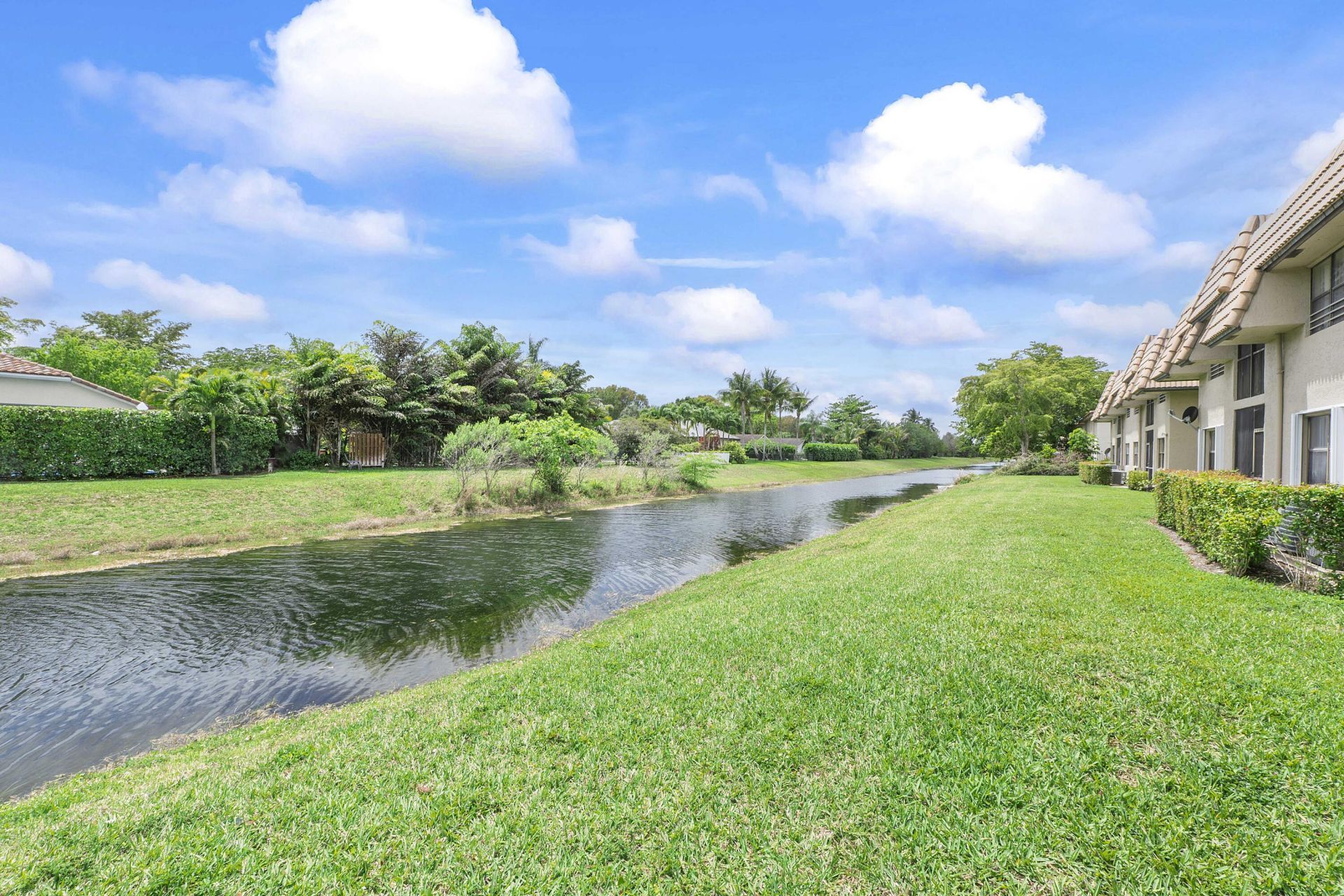 10710 Royal Palm Boulevard, Unit 2-2, Coral Springs, FL 33065 Photo