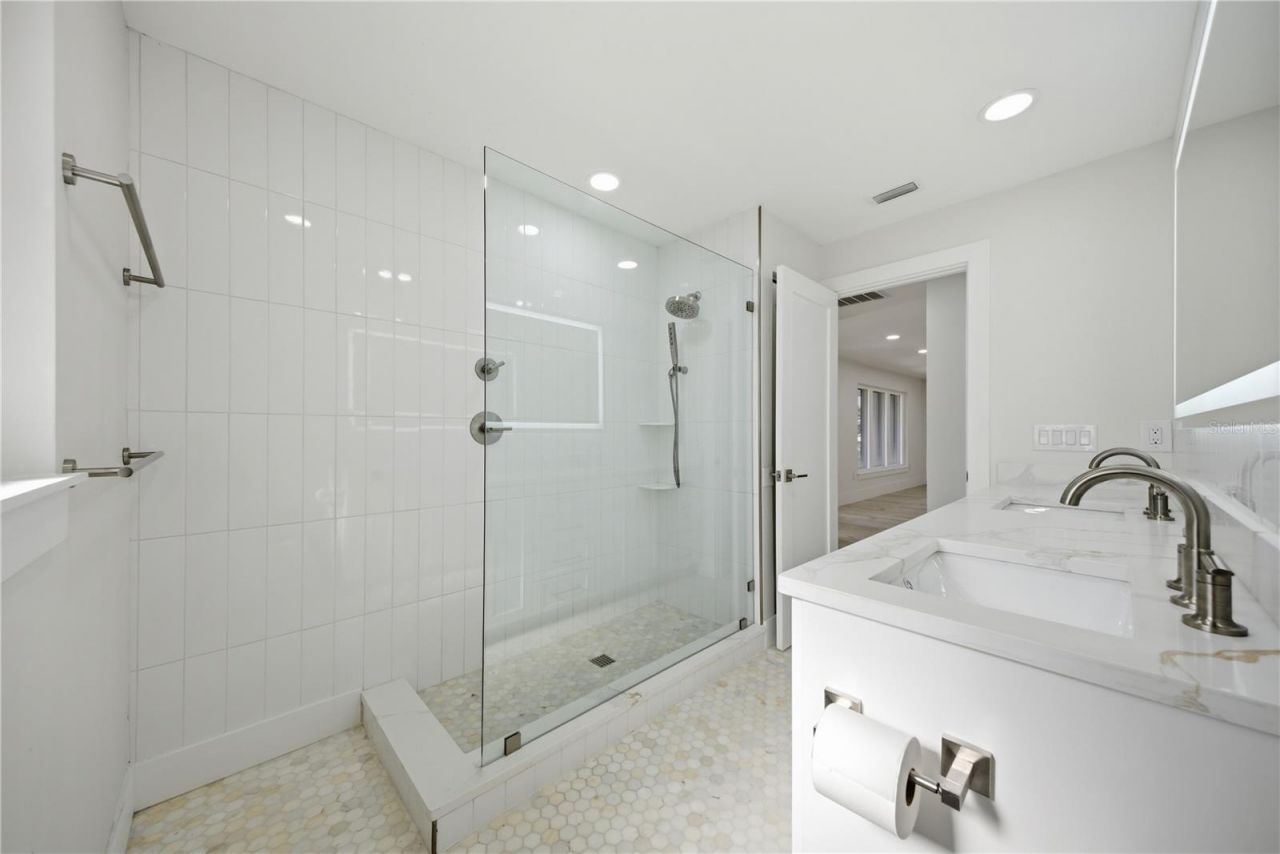 1301 62nd Terrace S, Saint Petersburg, FL 33705 Photo