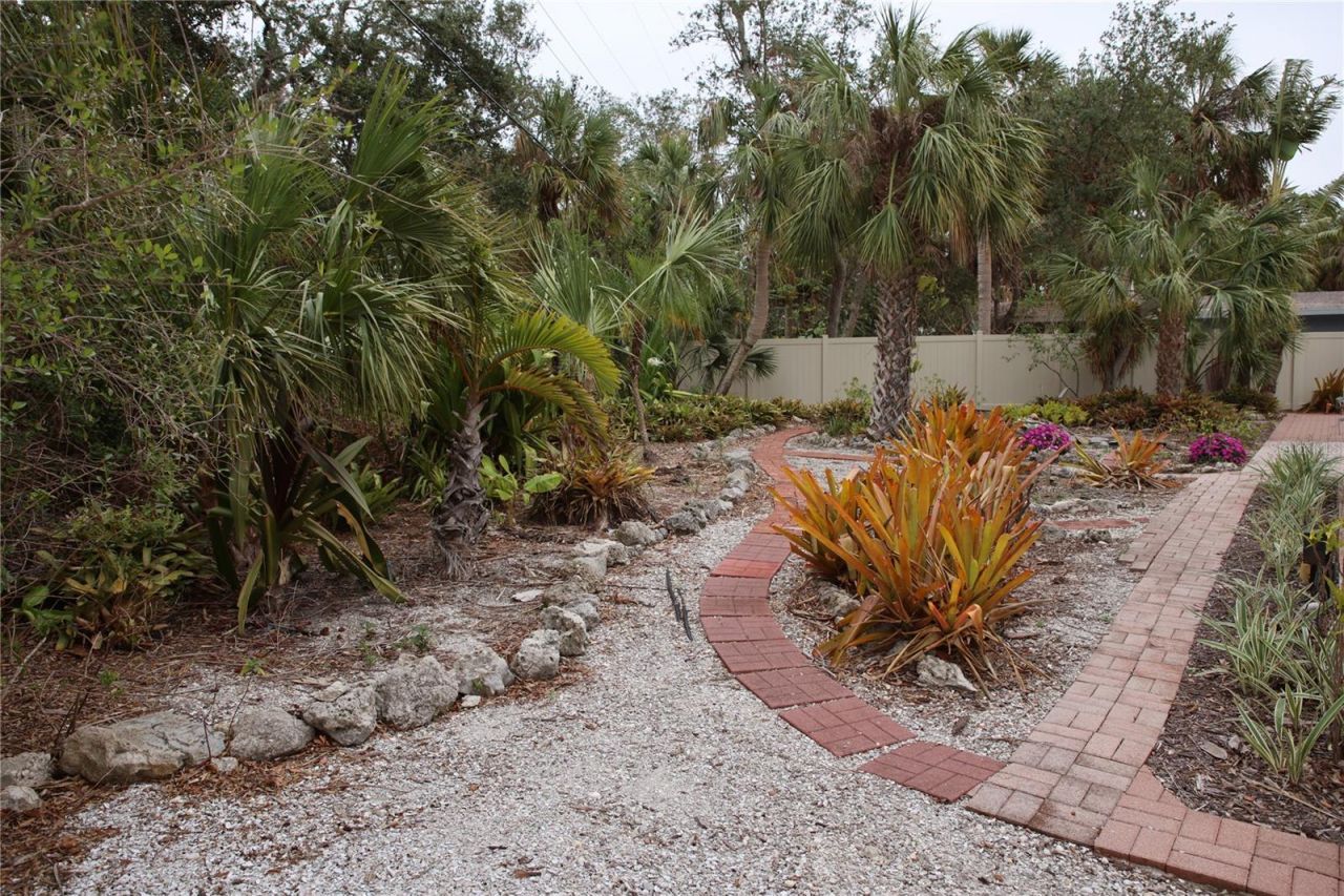 5353 Shadow Lawn Drive, Sarasota, FL 34242 Photo