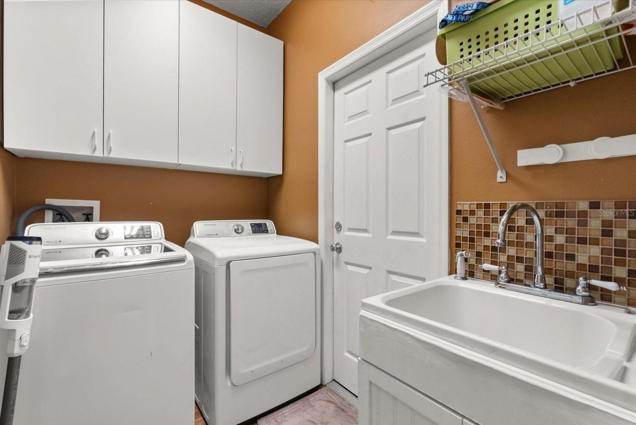 3377 Sterling Lake Circle, Oviedo, FL 32765 Photo