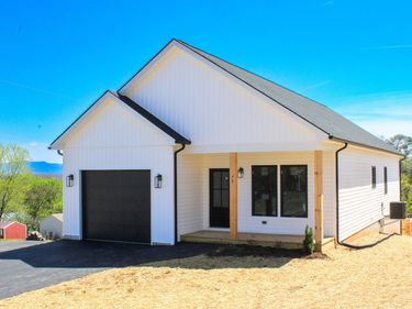 69 HIGHLAND AVE, VERONA, VA 24482