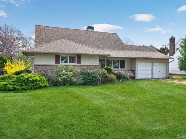 23 Pell Terrace, Garden City, NY 11530