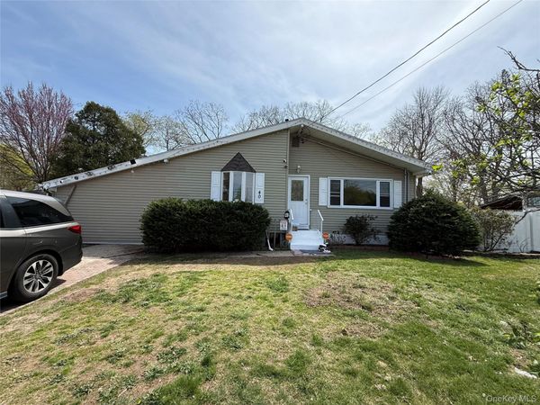 40 Chapel Hill Drive , Brentwood, NY 11717