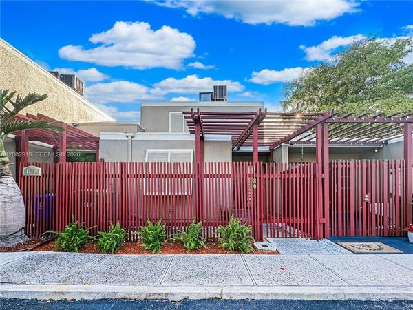 1180 Windward Dr, Pembroke Pines, FL 33026