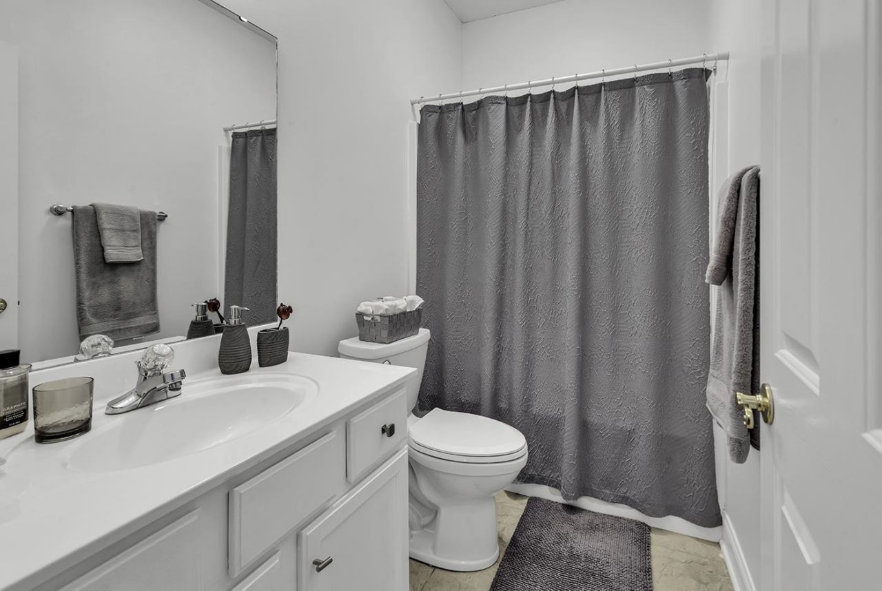 600 Clandon Ct. Photo 4