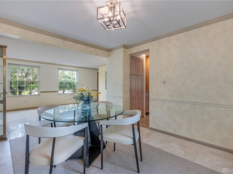 5642 Bluepine Drive, Cincinnati, OH 45247 Photo 10