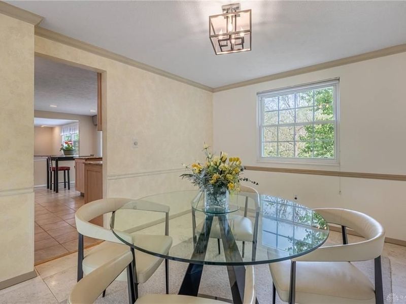 5642 Bluepine Drive, Cincinnati, OH 45247 Photo 11