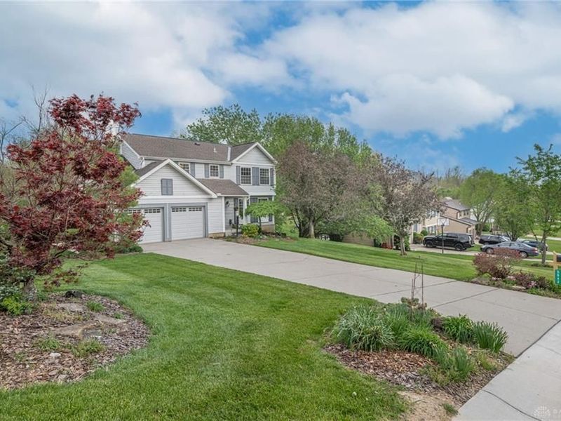 5642 Bluepine Drive, Cincinnati, OH 45247 Photo 2