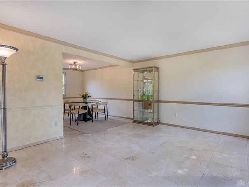 5642 Bluepine Drive, Cincinnati, OH 45247 Photo 8