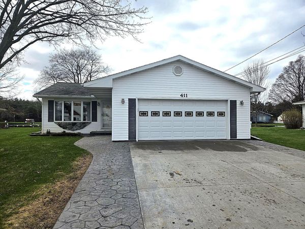 411 Iroquois Avenue, Prudenville, MI 48651