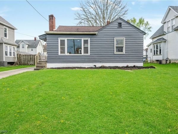 34 Helen Avenue , Niles, OH 44446