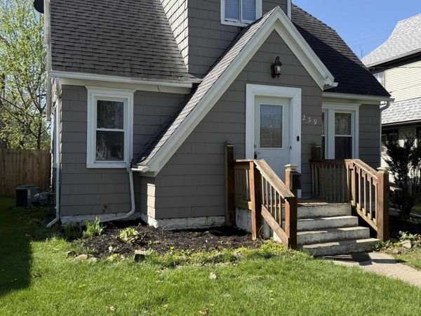 239 W Palmer Avenue, Jackson, MI 49203