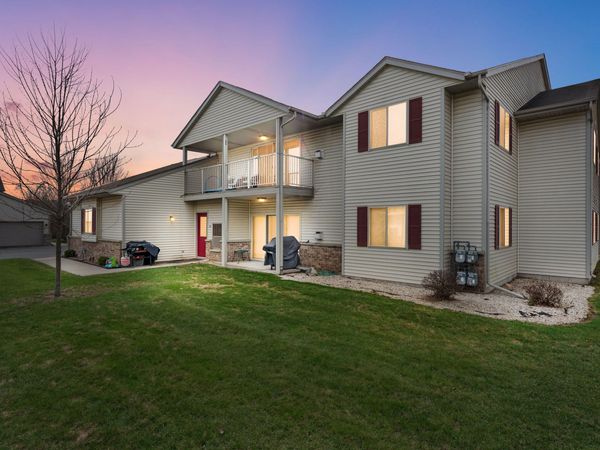 936 Roseland Dr, Unit 4, Kewaskum, WI 53040