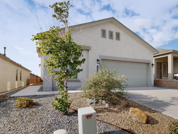 10654 Valedon Lane SW, Albuquerque, NM 87121