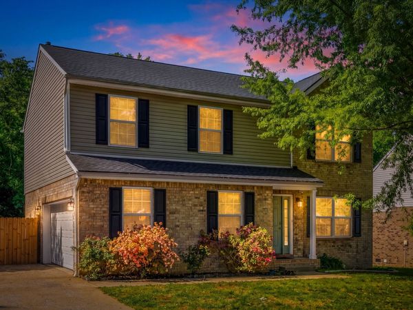 661 Smoky Mountains Dr, Gallatin, TN 37066