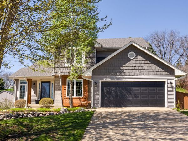 1013 Ridgewood Court, West Des Moines, IA 50265