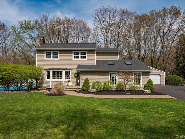 18 Pilgrim Drive , Port Jefferson, NY 11777